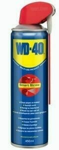 Îndepărtarea ruginii de pe unelte cu lubrifiantul WD-40